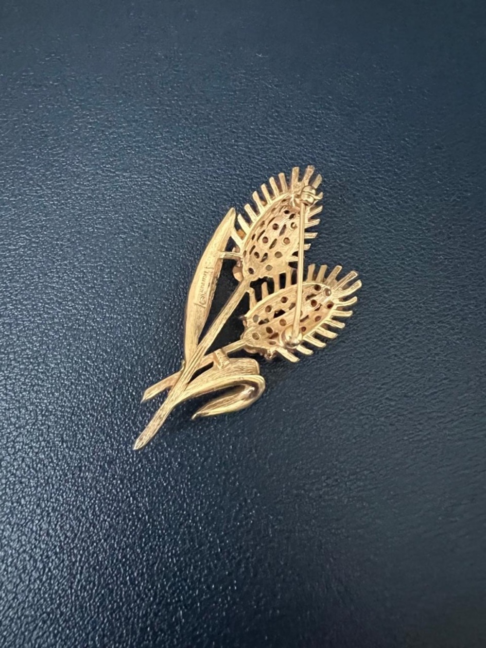Vtg 60’s Crown Trifari Gold Ruby Red Rhinestone Wheat Brooch - Picture 5 of 5
